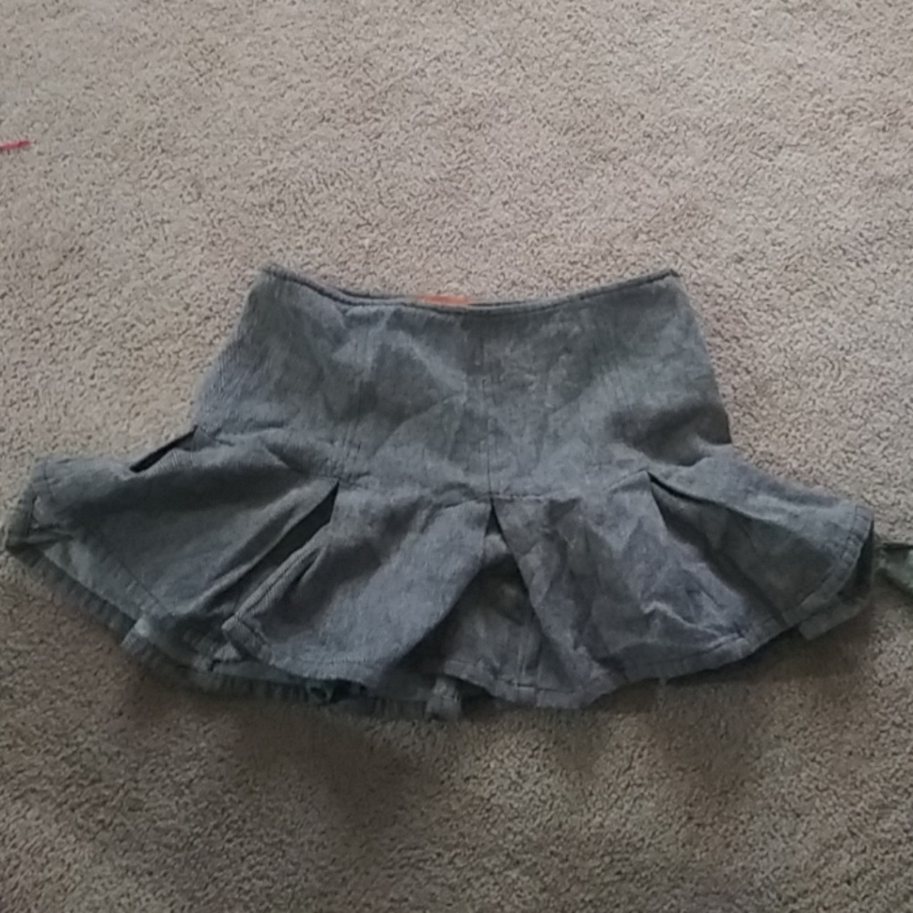 Black and white ruffled mini skirt by bdg size 7/8